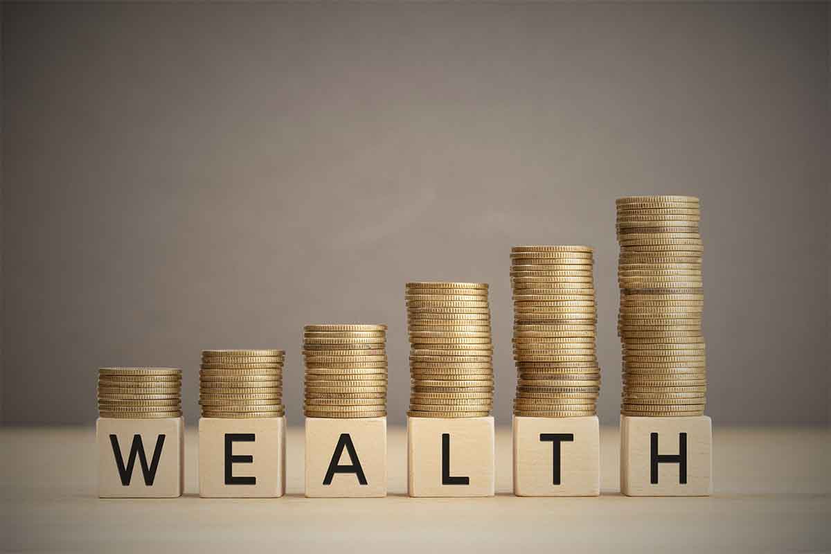 《有钱人致富秘笈》：揭秘财富圈层的底层逻辑与暴利赚钱模式